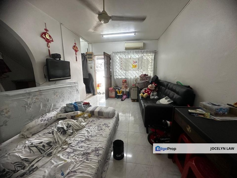 Low Cost 2 Storey House For Sale @ Damai Jaya , Johor, Skudai