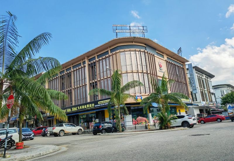 Oasis 2 @ Tropicana Danga Cove