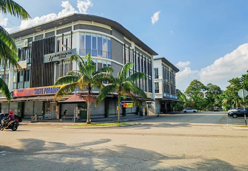 Oasis 2 @ Tropicana Danga Cove