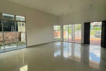 Nusantara Gelang Patah Double Storey Cluster house for Sale