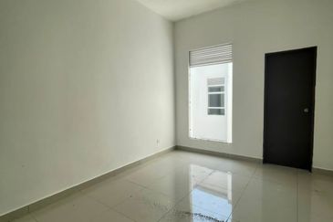 Nusantara Gelang Patah Double Storey Cluster house for Sale