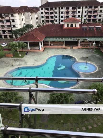 Skudai Villa 3+1 Bedrooms Unit For Rent, Johor, Skudai