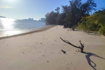 10 ACRES SEASIDE BEACH LAND Port Dickson Negeri Sembilan Hotel Resort 10 Ekar