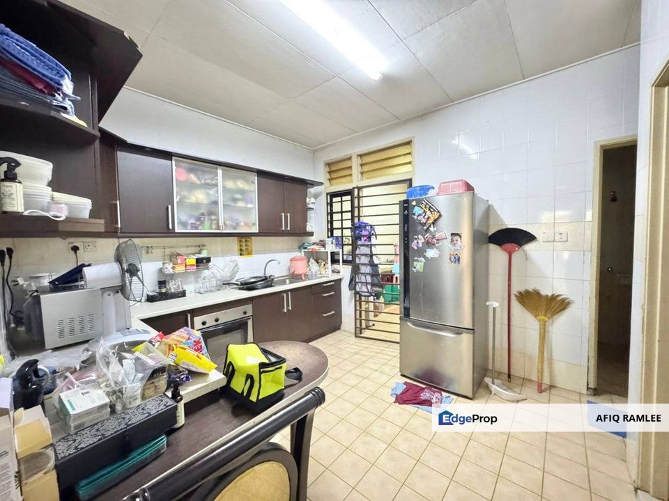 FREEHOLD 2,300 SQFT FULLY RENO 2 Storey Jalan Rabung Bukit Jelutong U8 Shah Alam, Selangor, Shah Alam