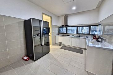 Mirage By The Lake @ Perdana Lakeview West