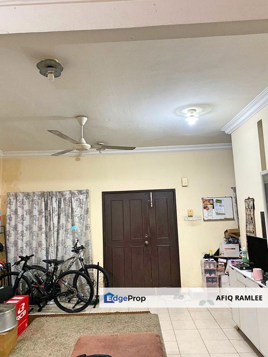 FREEHOLD 1,800 SQFT🔥 2 Storey Jalan Arca Bukit Jelutong Shah Alam, Selangor, Shah Alam