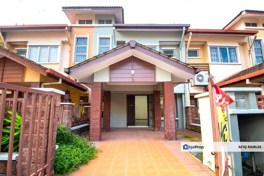 FREEHOLD 1,800 SQFT🔥 2 Storey Jalan Arca Bukit Jelutong Shah Alam, Selangor, Shah Alam