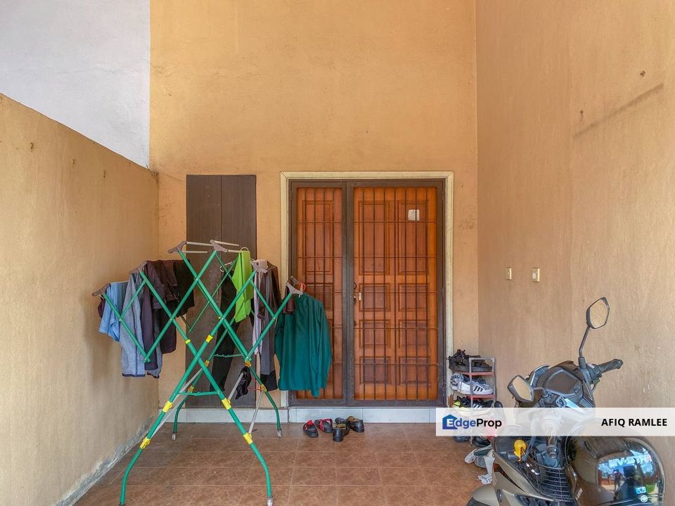 FREEHOLD 2,200 SQFT TERMURAH 2 Storey Jalan Serambi U8 Bukit Jelutong Shah Alam, Selangor, Bukit Jelutong