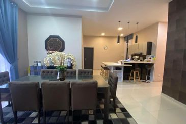 Desa Palma, Nasa City