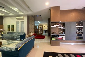 Desa Palma, Nasa City