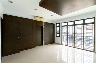 Jalan Perjiranan 11/18