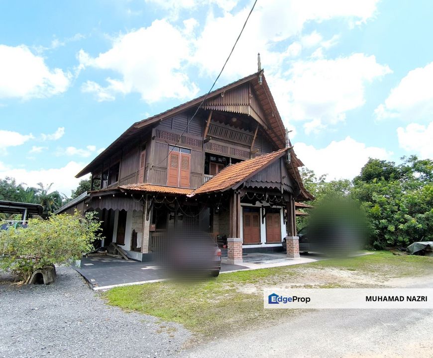 BATU PAHAT PT RAJA RUMAH BANGLO KAYU UNTUK DIJUAL, Johor, Batu Pahat