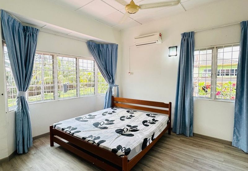 Taman Sri Hijau ( New Green Park )