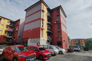 Pangsapuri Nuri (Taman Bukit Idaman)