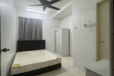 MEDAN LAPANGAN SURIA