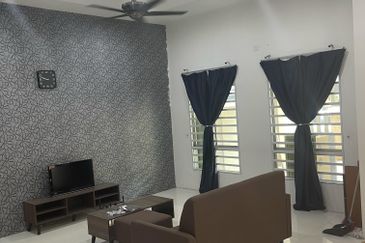 MEDAN LAPANGAN SURIA