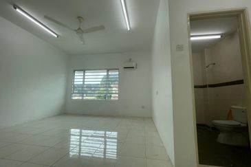 MEDAN LAPANGAN SURIA