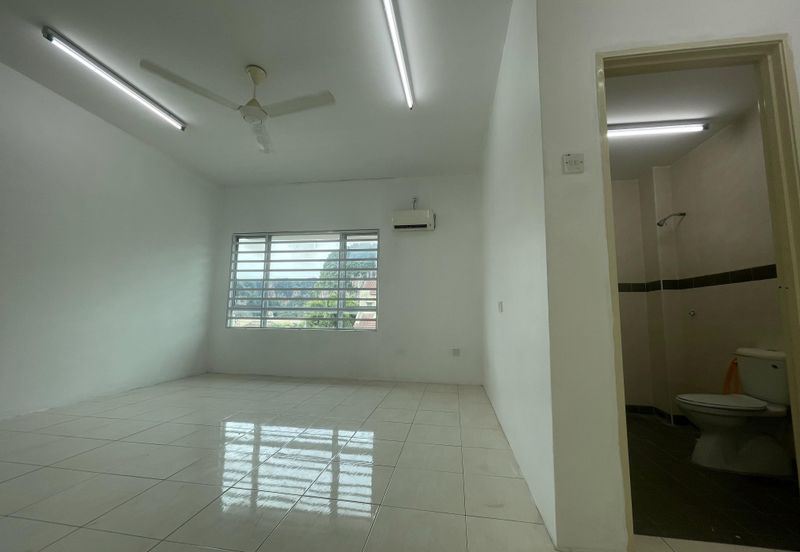 MEDAN LAPANGAN SURIA