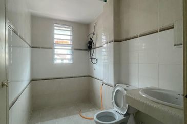 MEDAN LAPANGAN SURIA