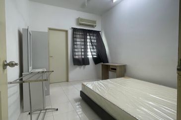 MEDAN LAPANGAN SURIA