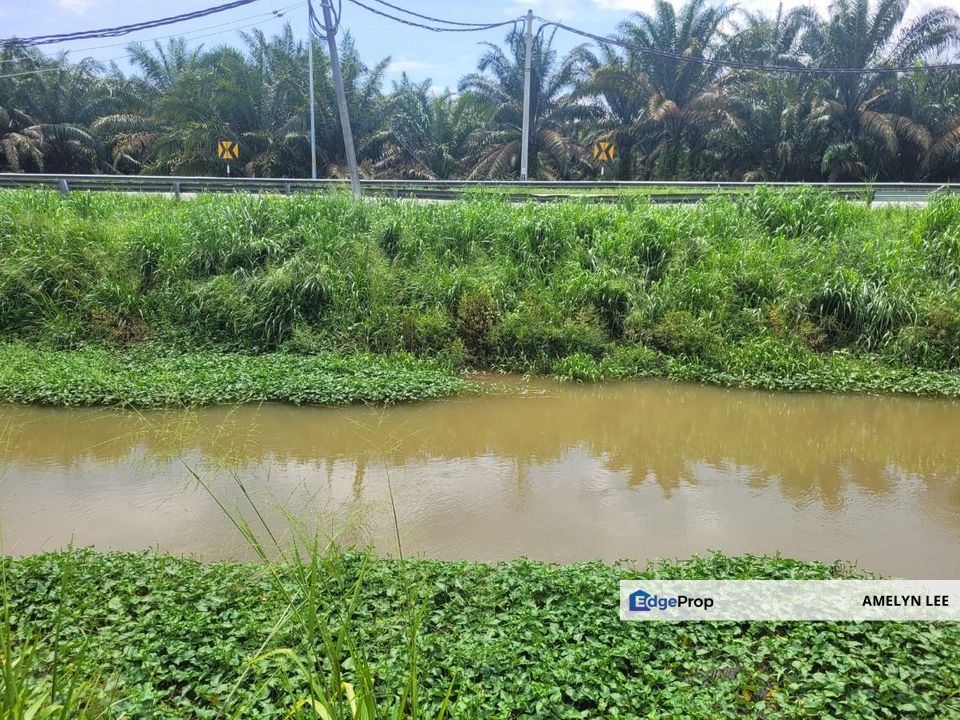 AGRI  LAND-JLN CHANGKAT SULAIMAN(SUNGKAI) MAINROAD NEAR LANGKAP, Perak, Kampong Gajah
