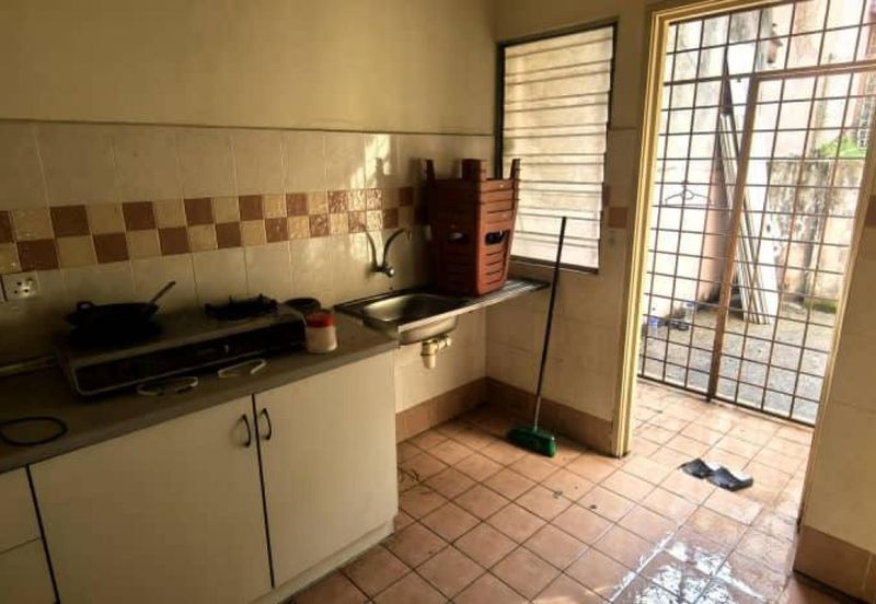 Jalan Spektrum U16 @ Taman Bukit Subang