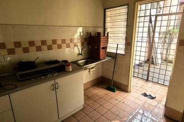 Jalan Spektrum U16 @ Taman Bukit Subang