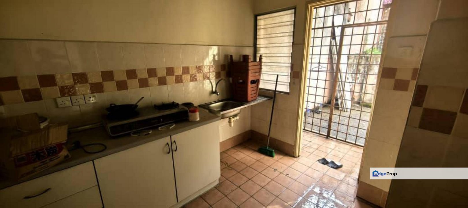 Double Storey Terrace House Taman Bukit Subang, Section U16, Shah Alam, Selangor, Shah Alam