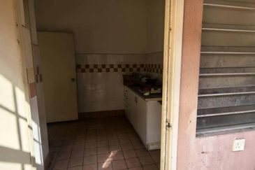 Jalan Spektrum U16 @ Taman Bukit Subang