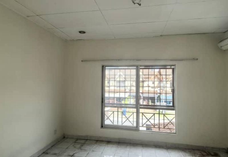 Jalan Spektrum U16 @ Taman Bukit Subang