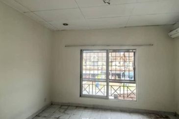 Jalan Spektrum U16 @ Taman Bukit Subang