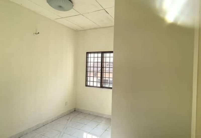 Jalan Spektrum U16 @ Taman Bukit Subang