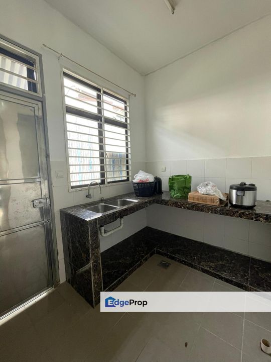 END LOT DOUBLE STOREY TERRACE JALAN KEBUN NENAS BANDAR PUTERA 2 (IVORY), KLANG, Selangor, Klang