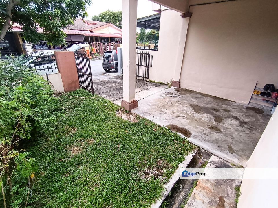 End Lot. Single Storey Taman Seroja Bandar Baru Salak Tinggi, Selangor, Sepang