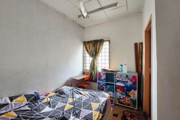 DEPAN SURAU Double Storey Terrace Taman Puncak Utama Kajang