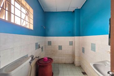 DEPAN SURAU Double Storey Terrace Taman Puncak Utama Kajang