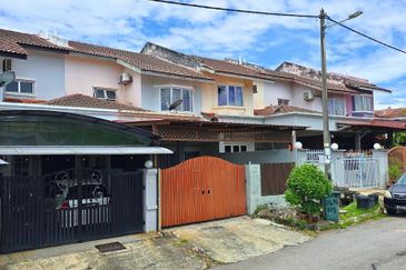 DEPAN SURAU Double Storey Terrace Taman Puncak Utama Kajang