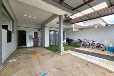 DEPAN SURAU Double Storey Terrace Taman Puncak Utama Kajang