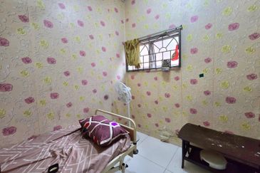 DEPAN SURAU Double Storey Terrace Taman Puncak Utama Kajang