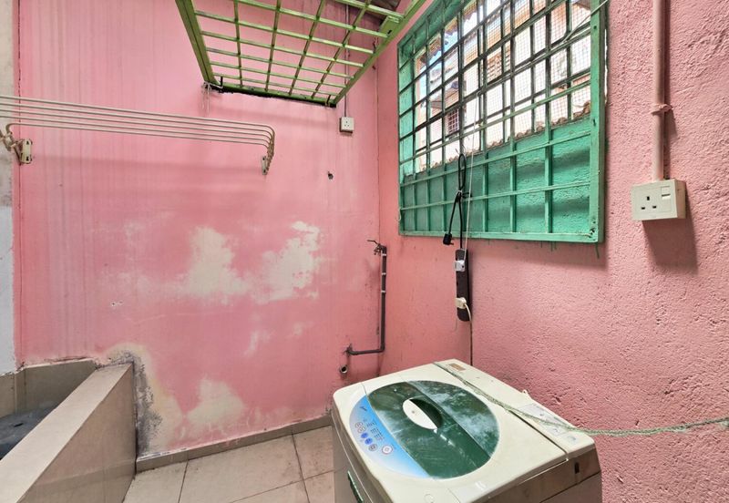 DEPAN SURAU Double Storey Terrace Taman Puncak Utama Kajang