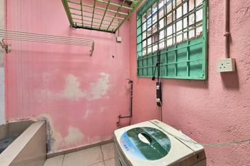 DEPAN SURAU Double Storey Terrace Taman Puncak Utama Kajang