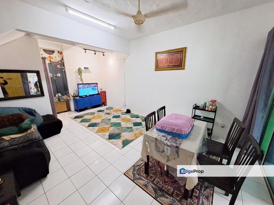 Facing Padang, Depan Surau. Teres 2 Tingkat Tmn Dahlia, Bandar Baru Salak Tinggi Sepang., Selangor, Sepang