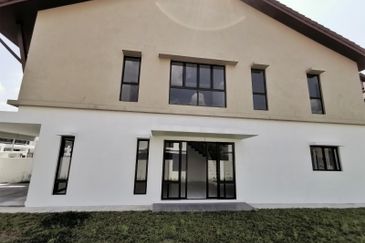 Dahlia @ Serene Heights