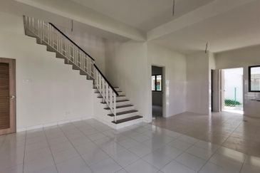 Dahlia @ Serene Heights