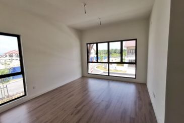 Dahlia @ Serene Heights