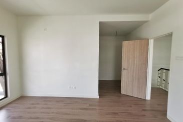 Dahlia @ Serene Heights