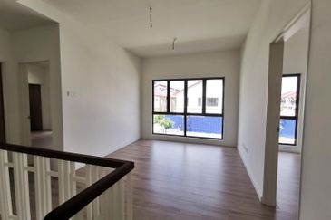 Dahlia @ Serene Heights