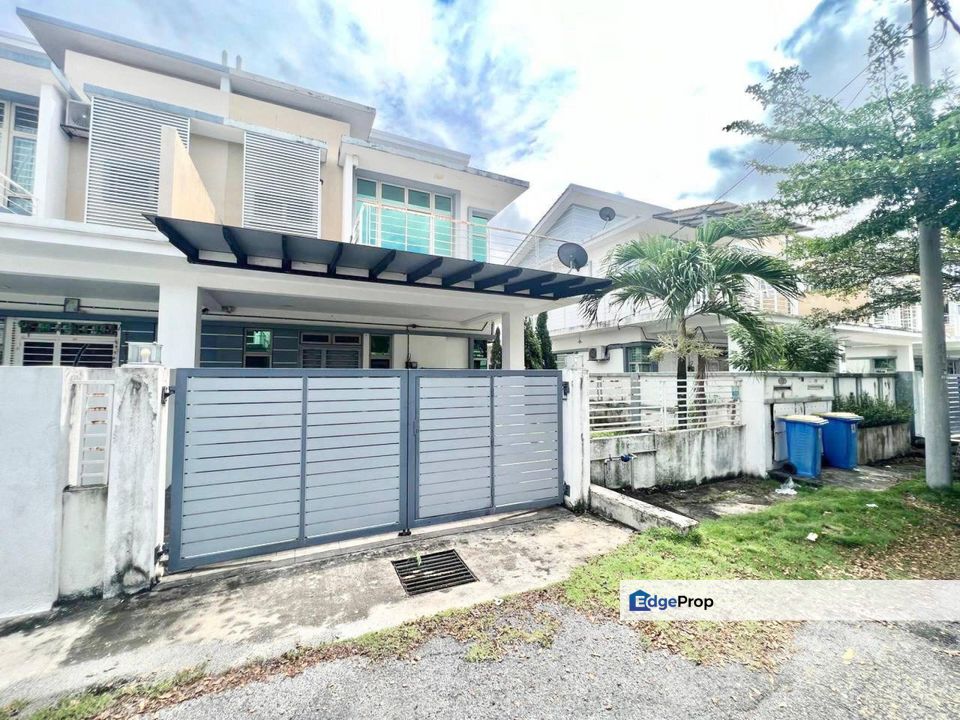 RENOVATED, PARTIALLY FURNISHED - Double Storey Semi-D Cluster, Royal Ivory 2 @ SP 10, Bandar Saujana Putra, Selangor, Bandar Saujana Putra