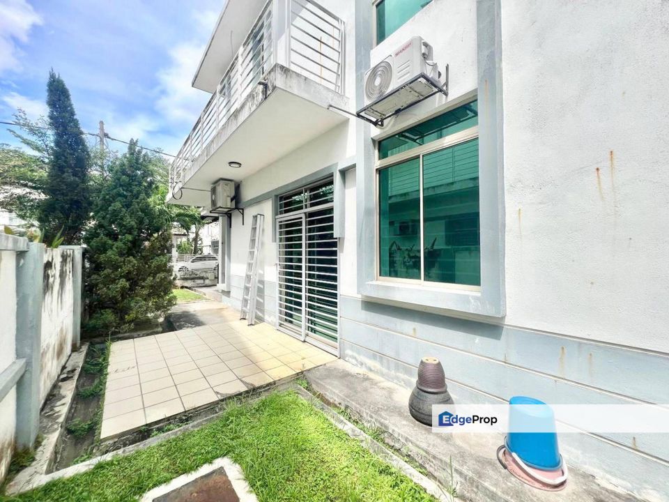 RENOVATED, PARTIALLY FURNISHED - Double Storey Semi-D Cluster, Royal Ivory 2 @ SP 10, Bandar Saujana Putra, Selangor, Bandar Saujana Putra