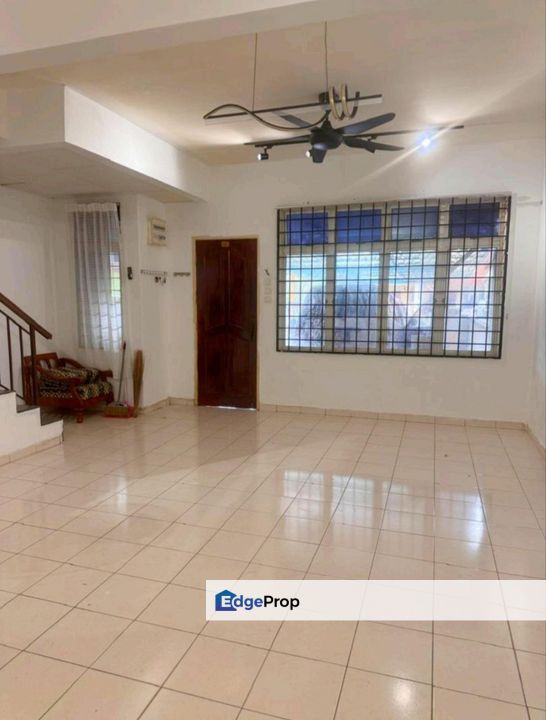 BELOW MARKET VALUER BANK & RENOVATED Double Storey Terrace DPALMA Taman Bandar Senawang, Negeri Sembilan, Seremban